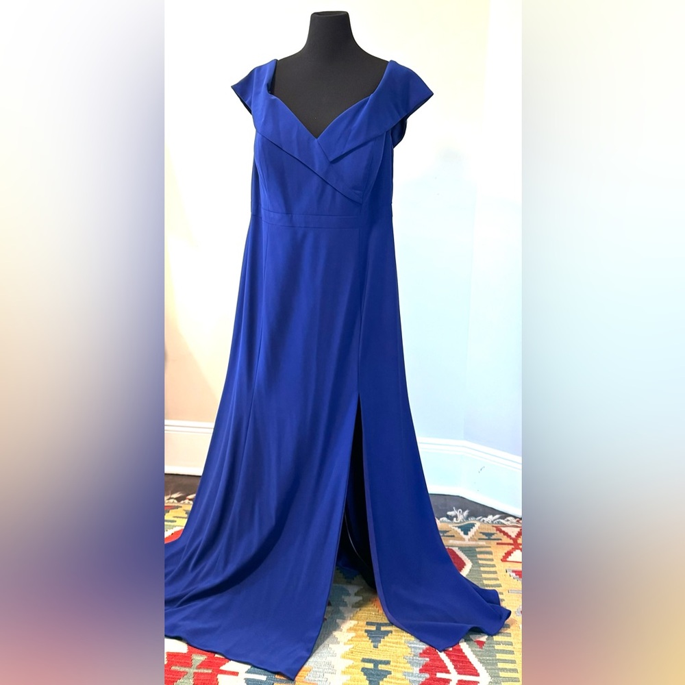 Xscape royal blue crepe scuba formal gown, 20W, NWT